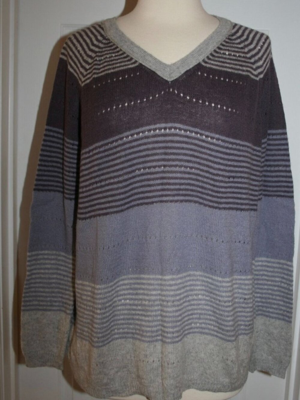 kokun nyc ombre pointelle v-neck cashmere sweater. size: m. color: twilight stri